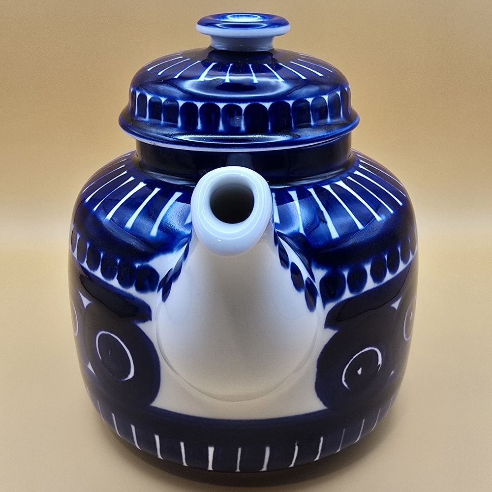 Vintage Arabia Finland VALENCIA Tea Pot designed by Ulla Procope,Signed. - Picture 2 of 11
